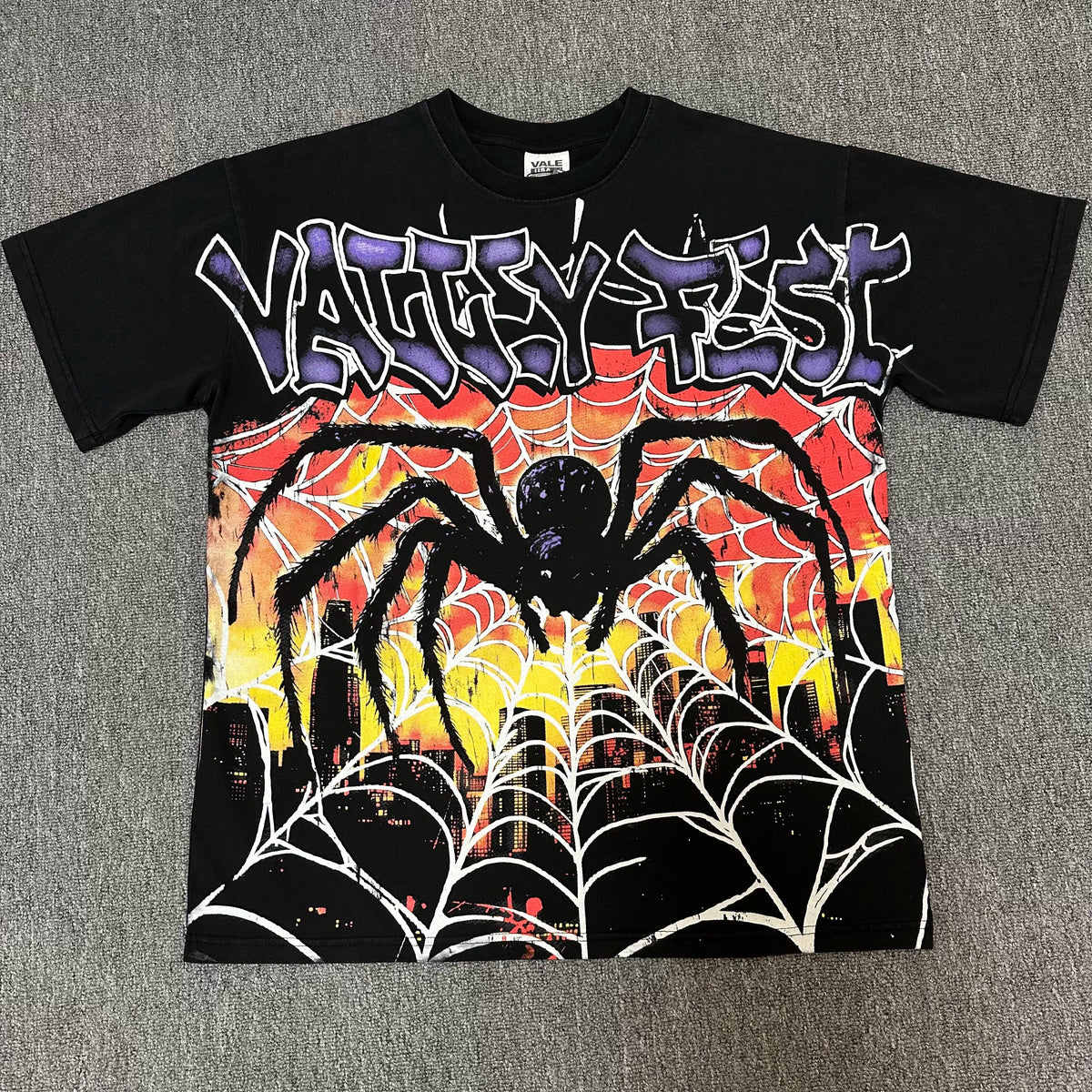 VALEFOREVER Black Giant Spider Retro Graphic Short Sleeve T-Shirt